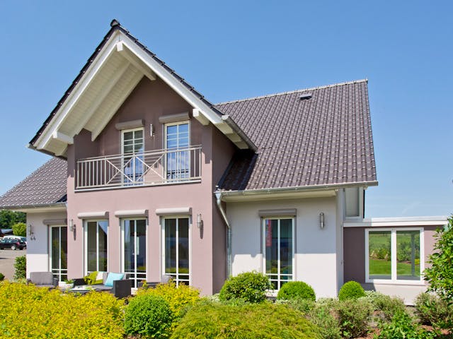 Einfamilienhaus Neunkhausen von Fingerhut Haus — schlüsselfertiges Fertighaus mit Satteldach und 133 m²